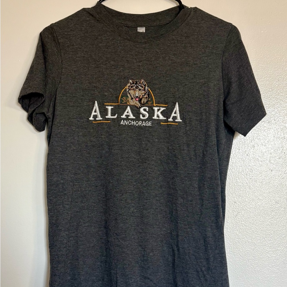 Alaska Anchorage Wolf Graphic T-Shirt
